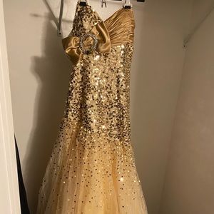 Tony Bowls Prom Dress